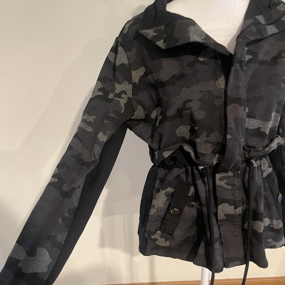 CAbi Women's Black Camouflage Utility Jacket - Picture 3 of 5